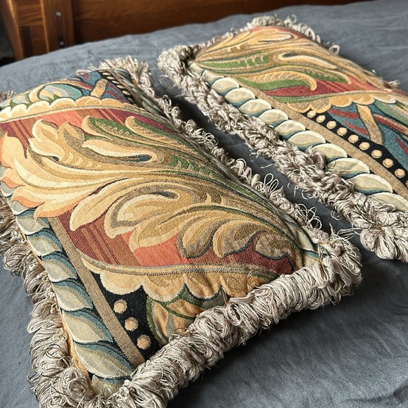 2 elegant lumbar pillows in beautiful earth toned colors Deco design From Gumps - Picture 9 of 16